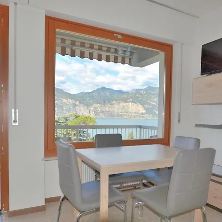 Apartment La Perla With Pool Malcesine