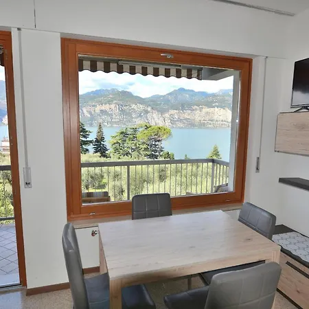 Apartment La Perla With Pool Malcesine